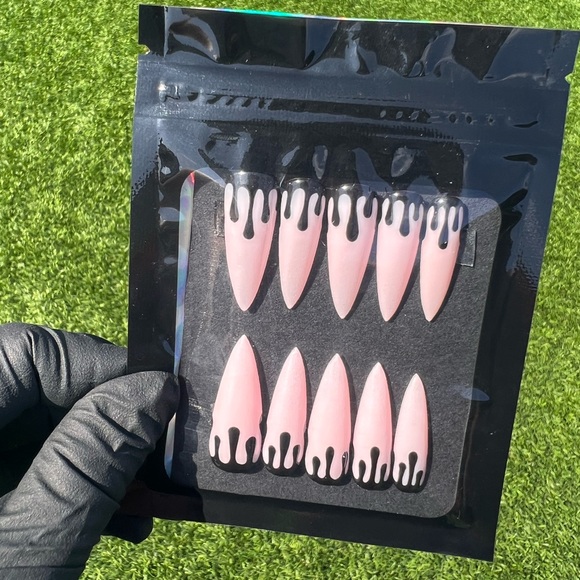 Long stiletto press on nails - Picture 2 of 3